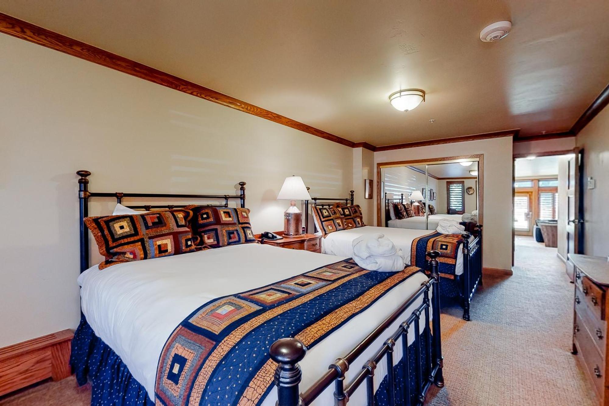 Lion Square Lodge Vail Room photo