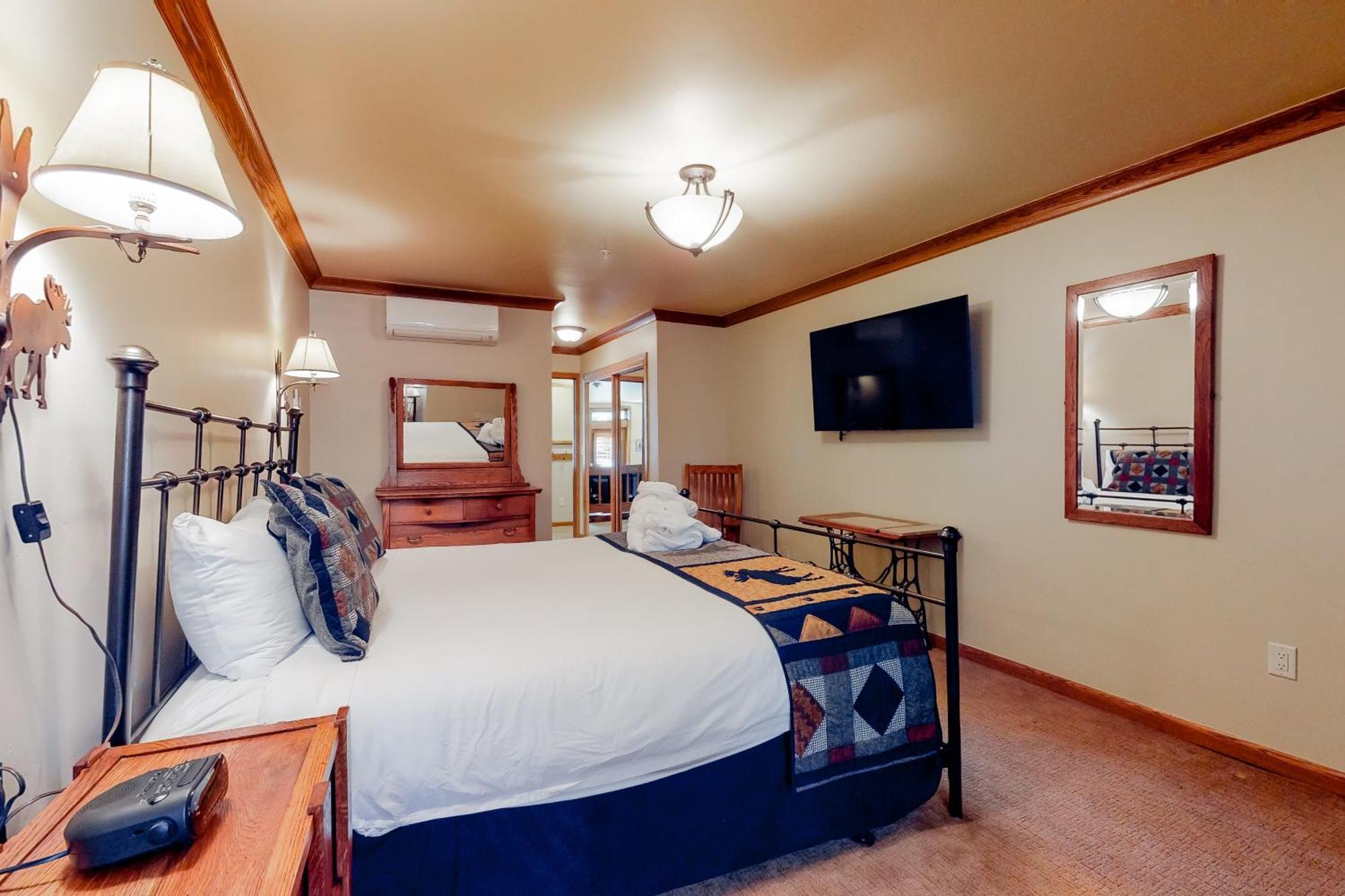 Lion Square Lodge Vail Room photo