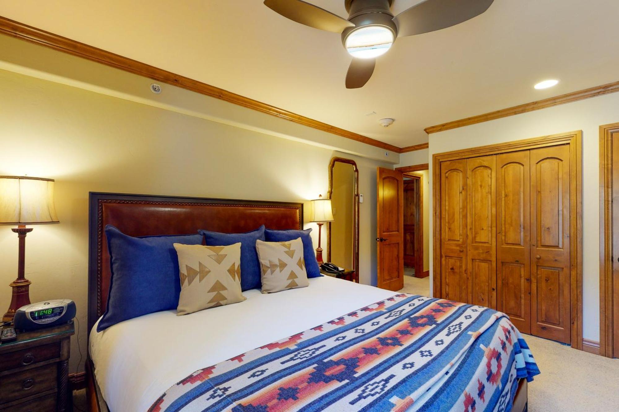 Lion Square Lodge Vail Room photo